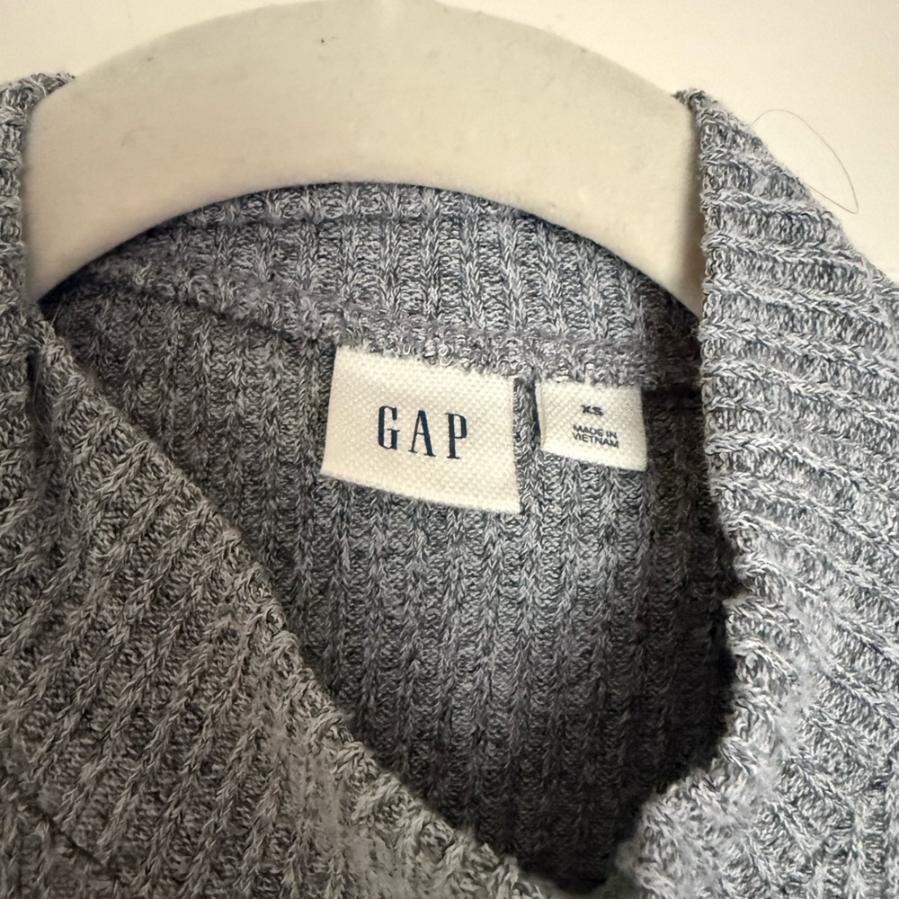GAP Ribbed Tank Top - Picture 2 of 2